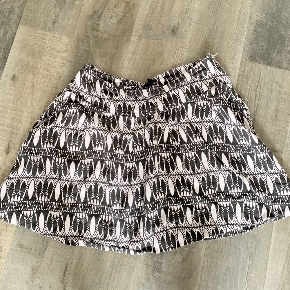 H&M Black and White Skirt